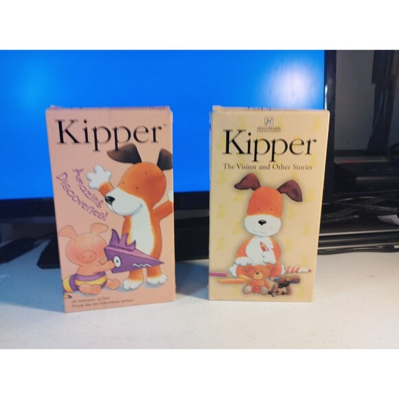 Kipper the Dog - The Visitor and Amazing Discoveries VHS Lot - Picture 1 of 6